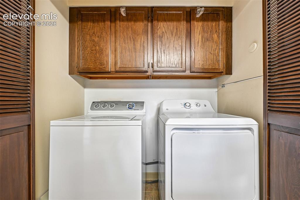 Image 25 of 30: Laundry