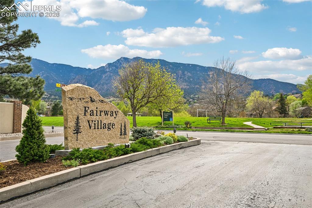 Image 29 of 30: Broadmoor Valley Park