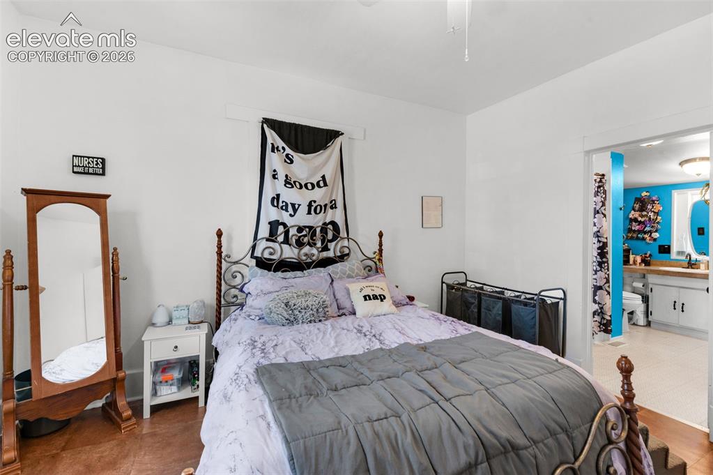 Image 11 of 27: Bedroom