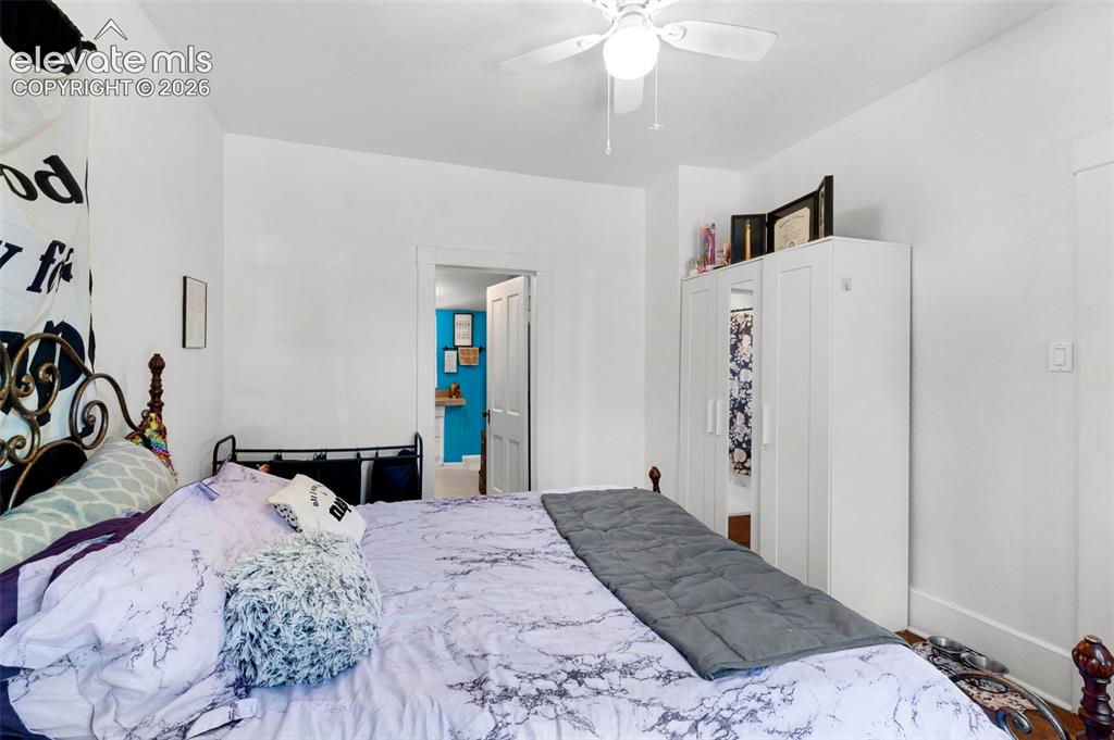 Image 12 of 27: Bedroom