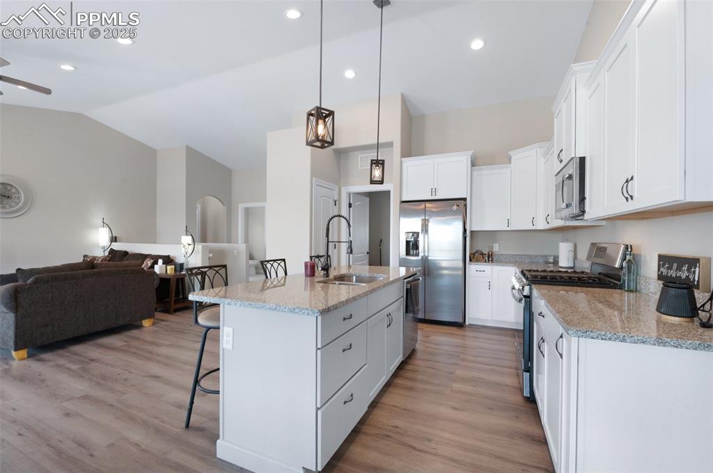 Image 11 of 34: Kitchen