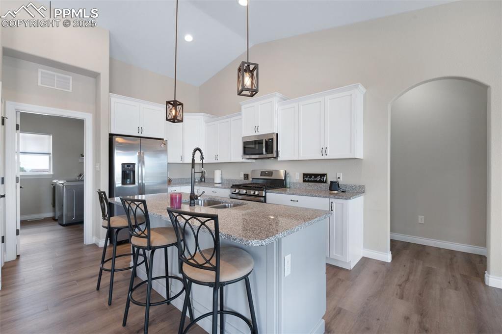 Image 8 of 34: Kitchen
