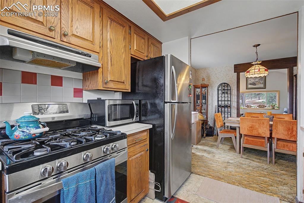 Image 12 of 34: Kitchen