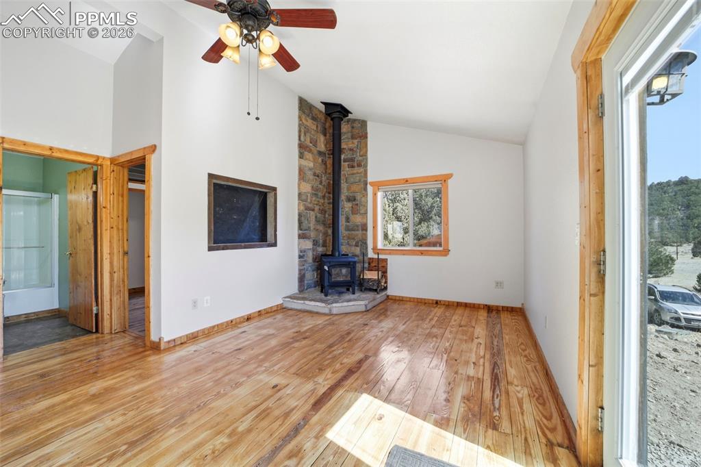 Image 4 of 28: Living Room