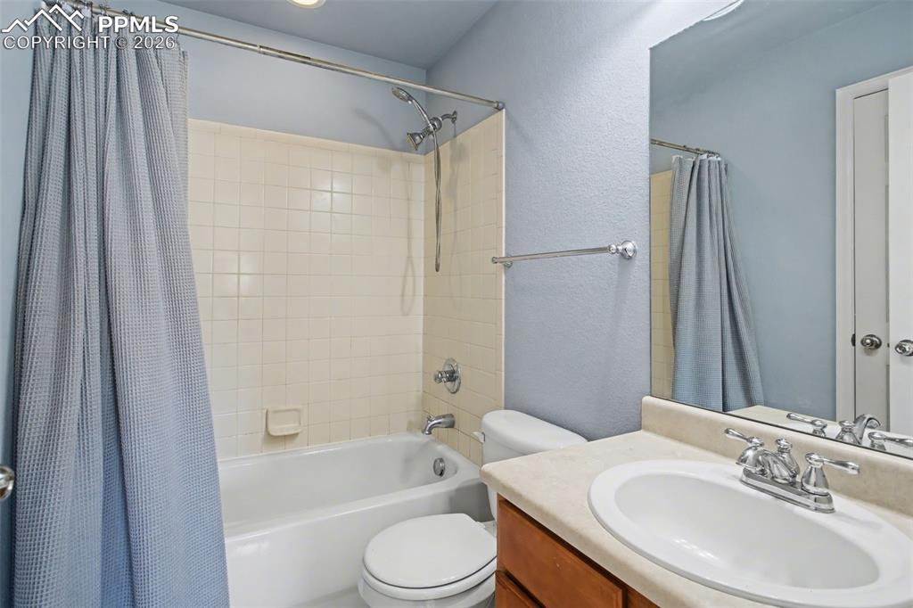 Image 23 of 36: Loft