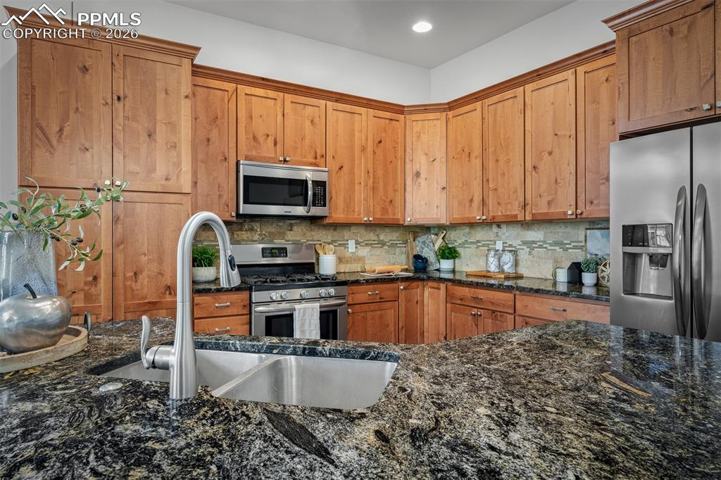 Image 10 of 49: Kitchen