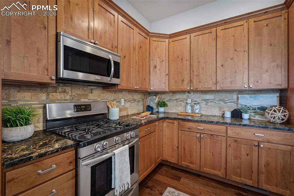 Image 11 of 49: Kitchen