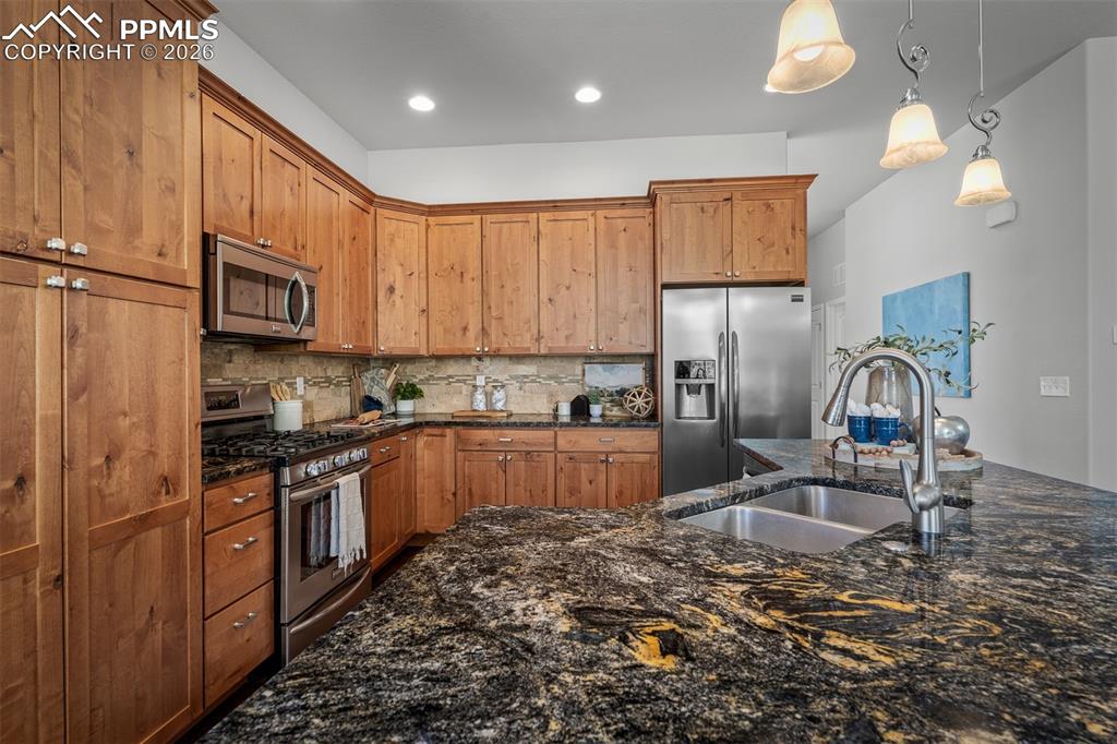 Image 17 of 49: Kitchen