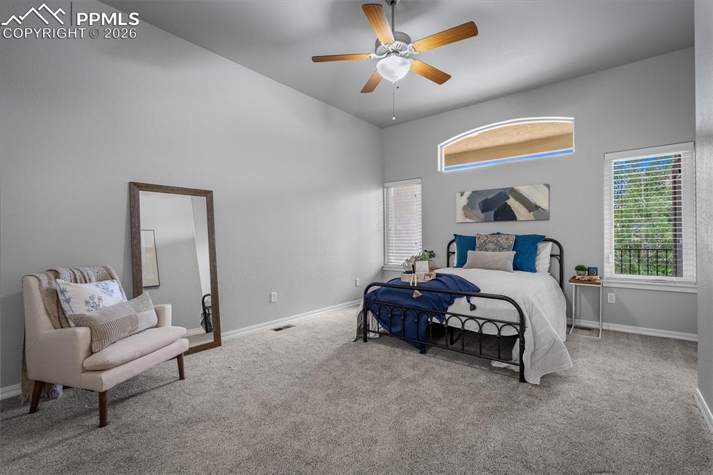 Image 19 of 49: Bedroom