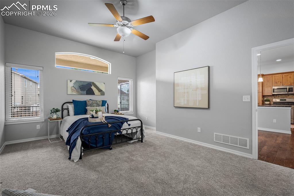 Image 21 of 49: Bedroom