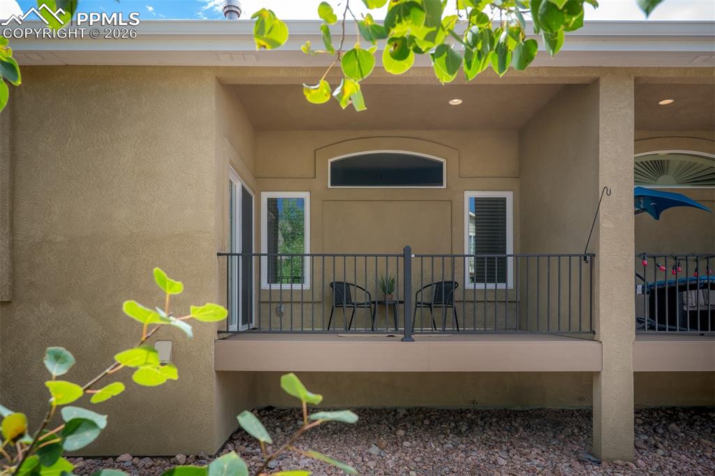 Image 43 of 49: Entry