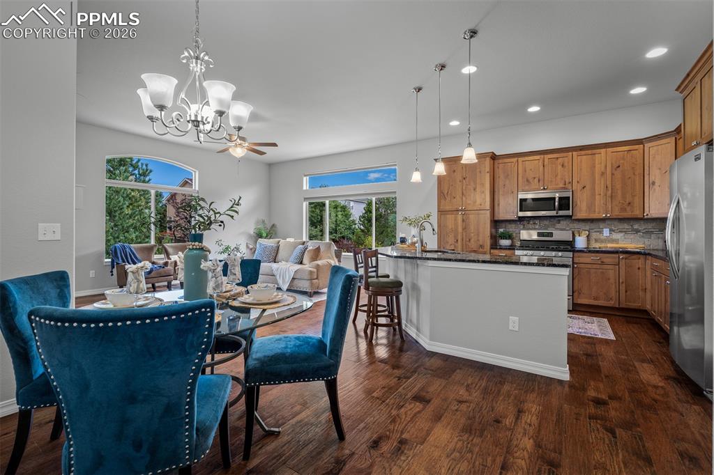 Image 8 of 49: Dining Area