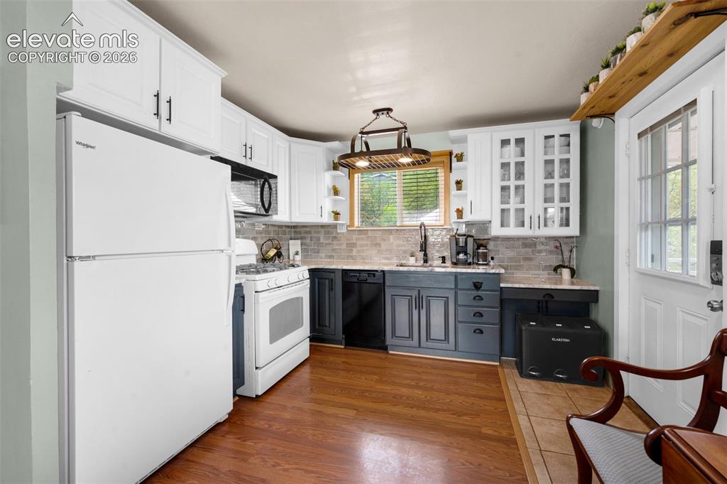 Image 4 of 28: Full kitchen view
