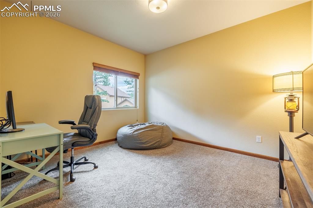 Image 25 of 36: Bedroom