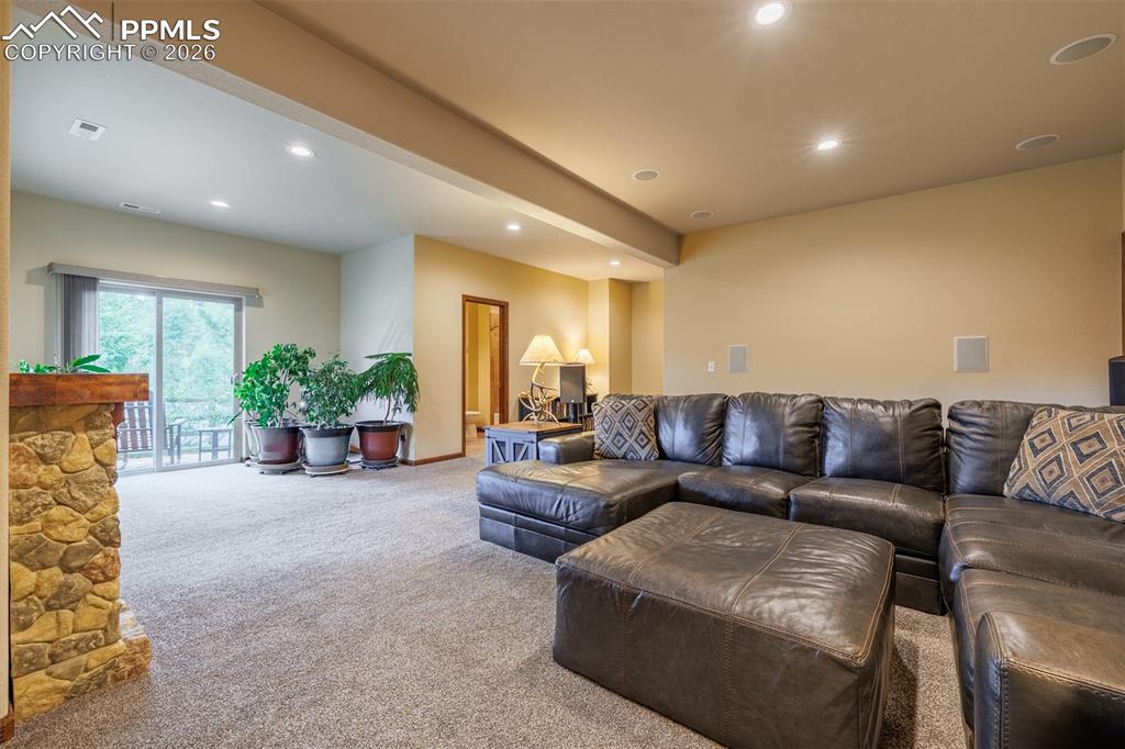 Image 31 of 36: Family Room