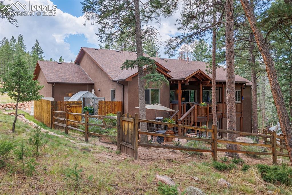 Image 6 of 36: Entry