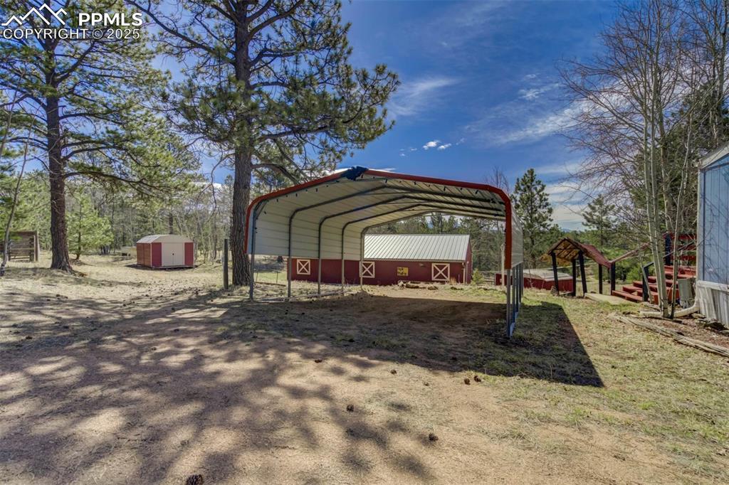 Image 31 of 47: Parking