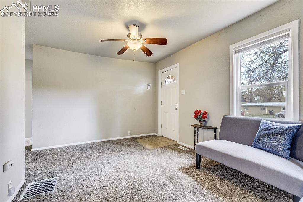 Image 13 of 43: Entry