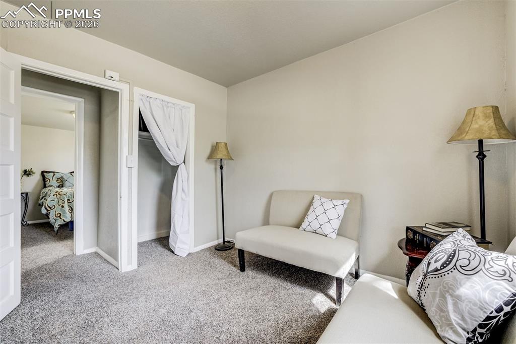 Image 29 of 43: Sitting Room