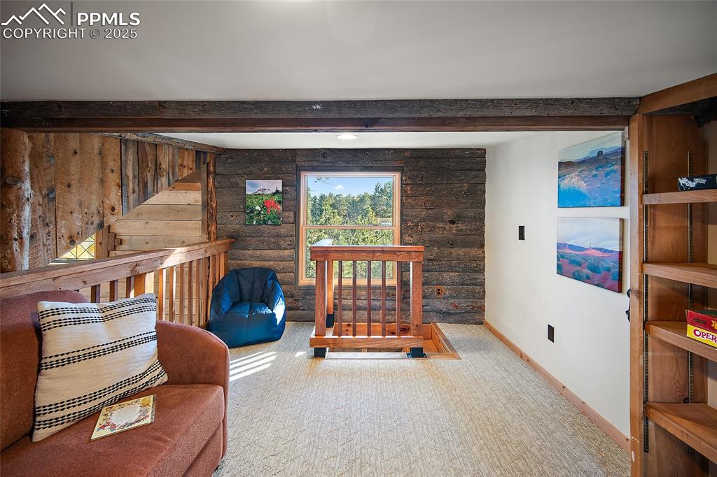 Image 26 of 42: Sitting Room