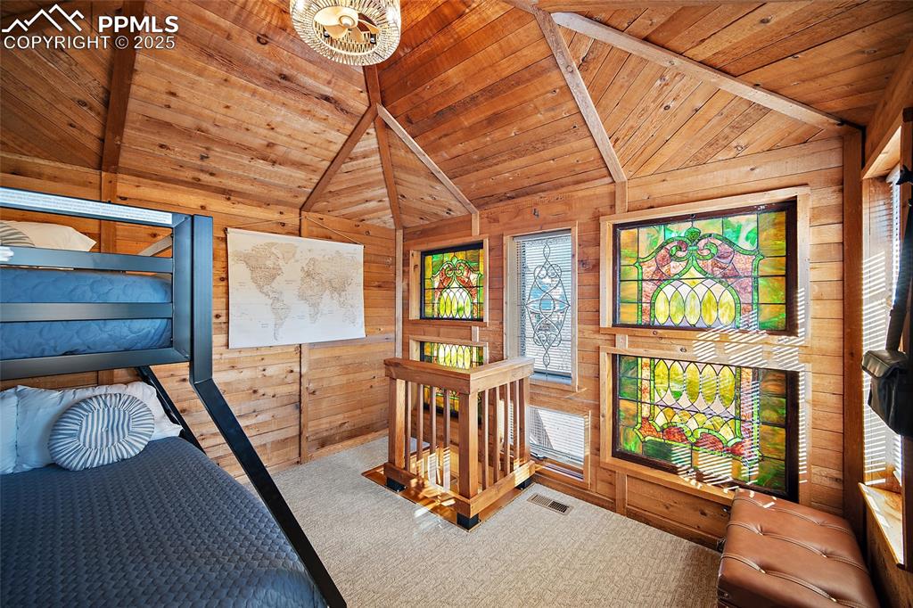 Image 27 of 42: Loft