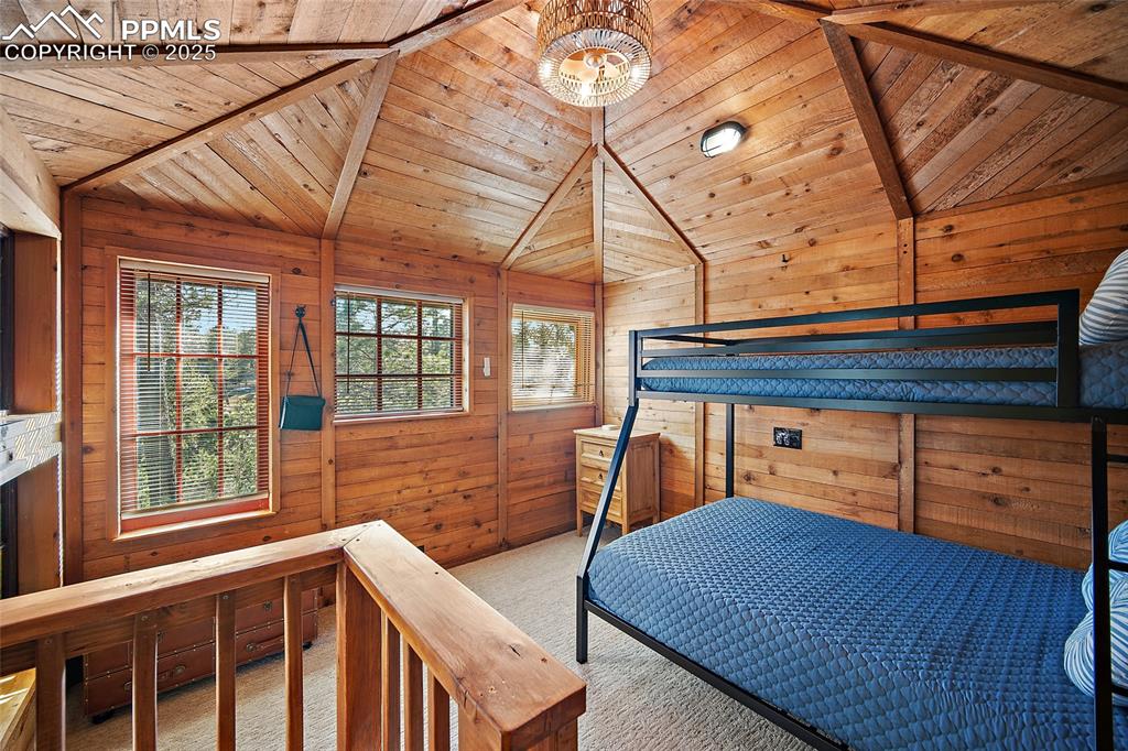 Image 28 of 42: Loft