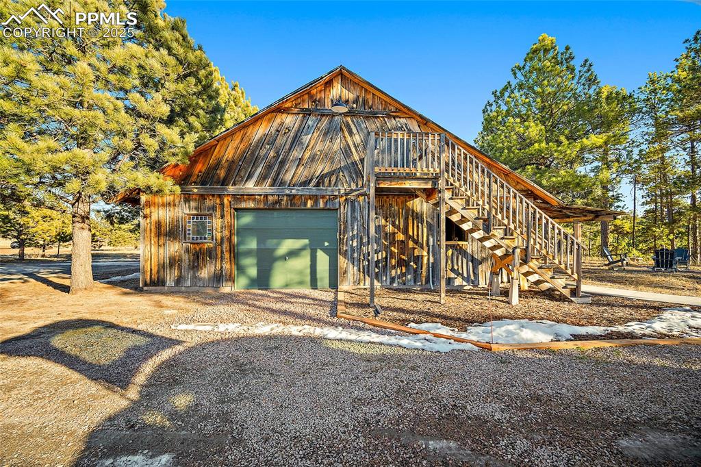 Image 31 of 42: Barn