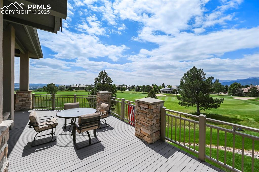 Image 20 of 50: Deck