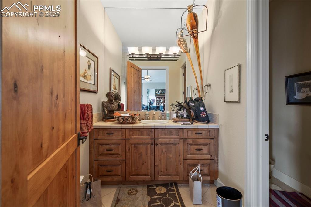 Image 24 of 50: Bathroom