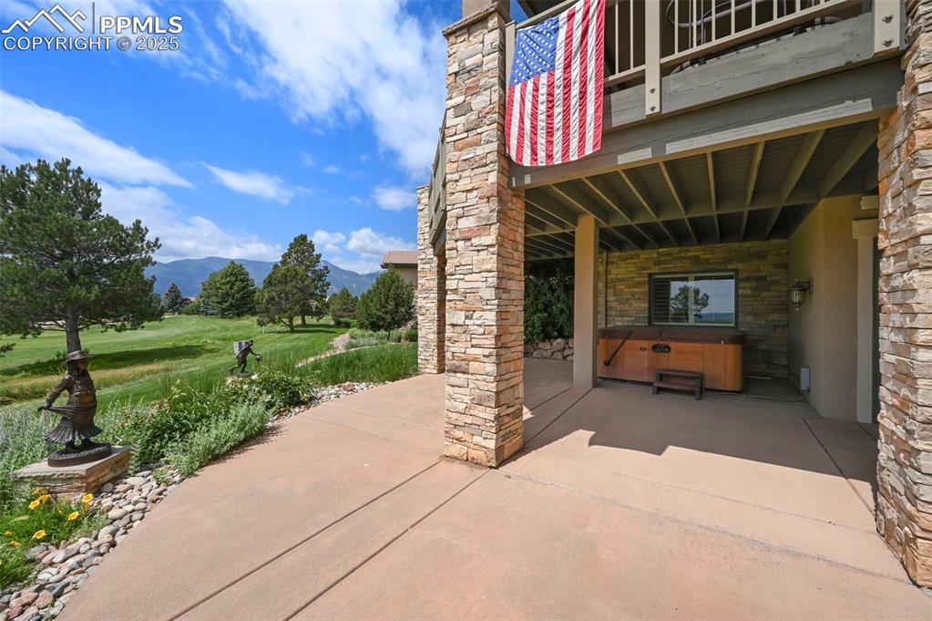 Image 47 of 50: Patio