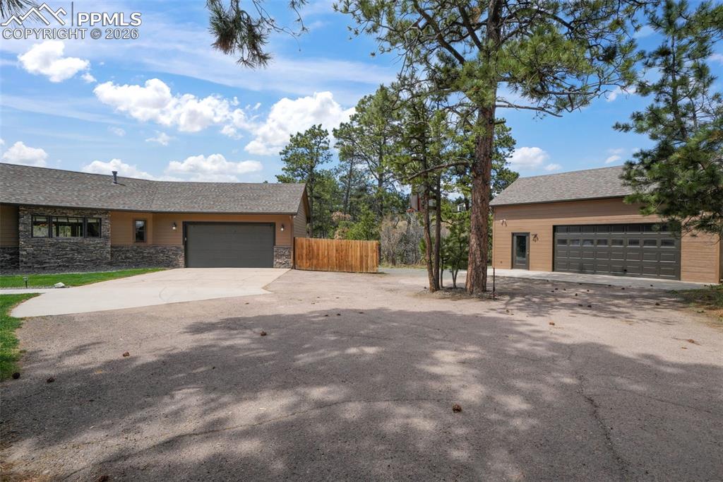 Image 3 of 50: Floor Plan