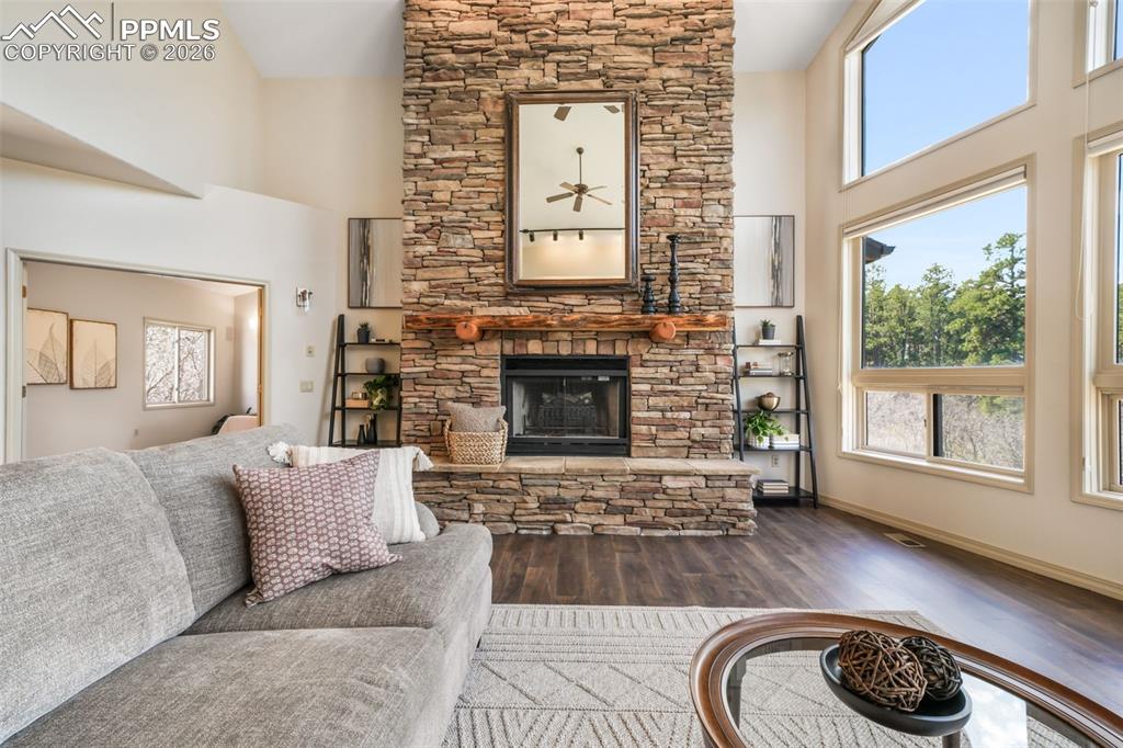 Image 7 of 50: Floor Plan