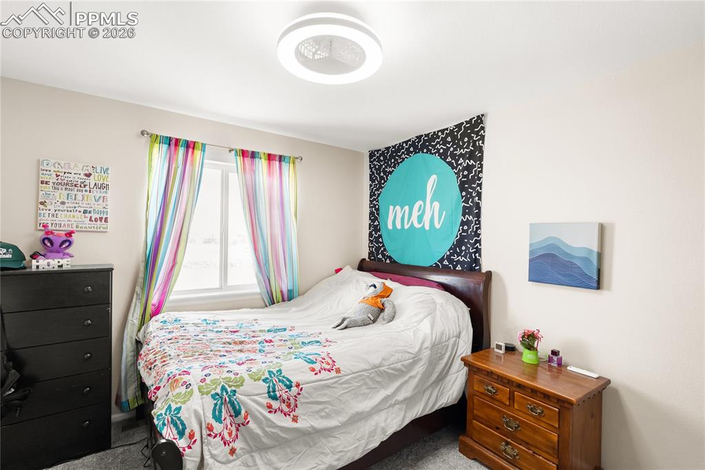 Image 17 of 29: Bedroom