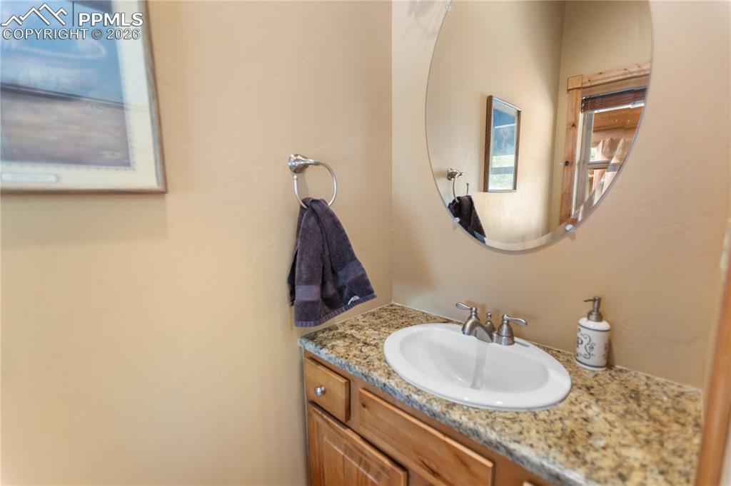 Image 12 of 40: Bathroom