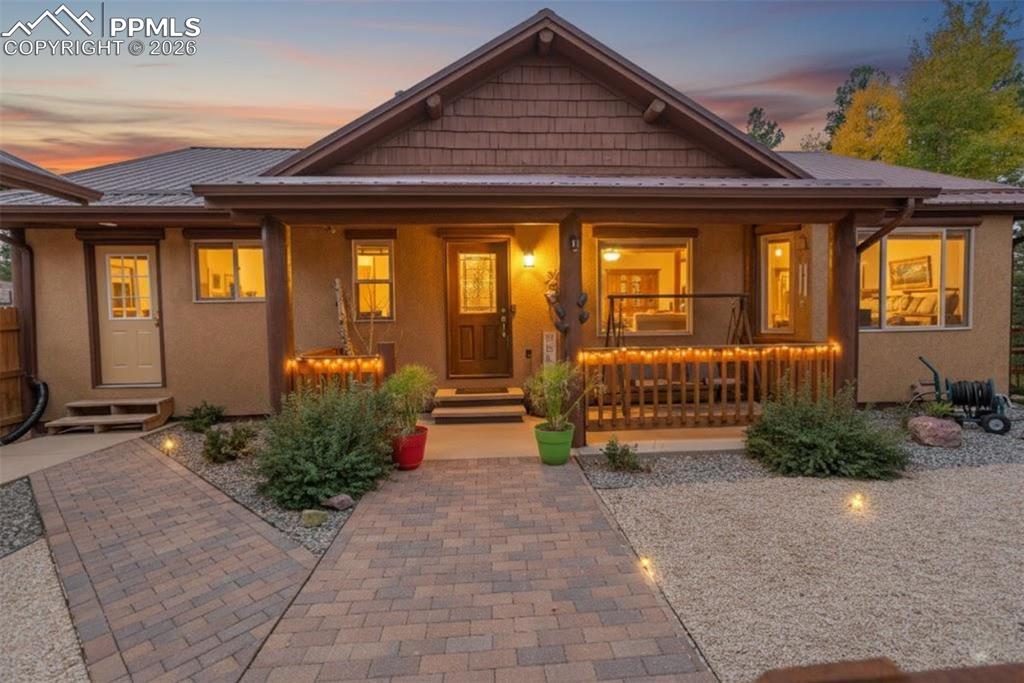 Image 3 of 40: Entry