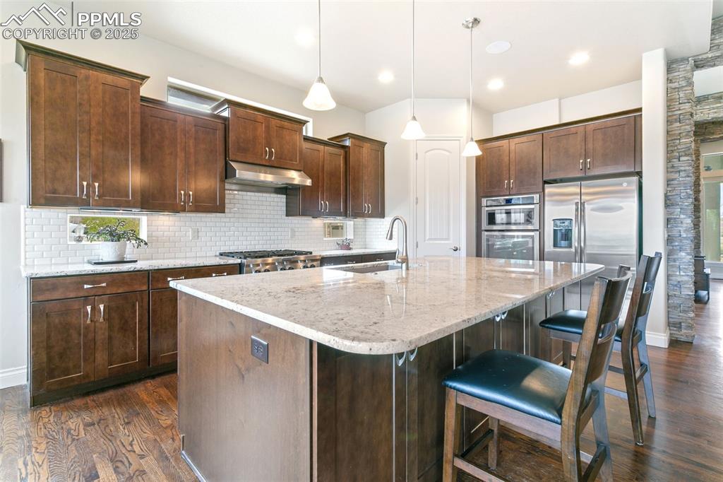 Image 12 of 44: Kitchen