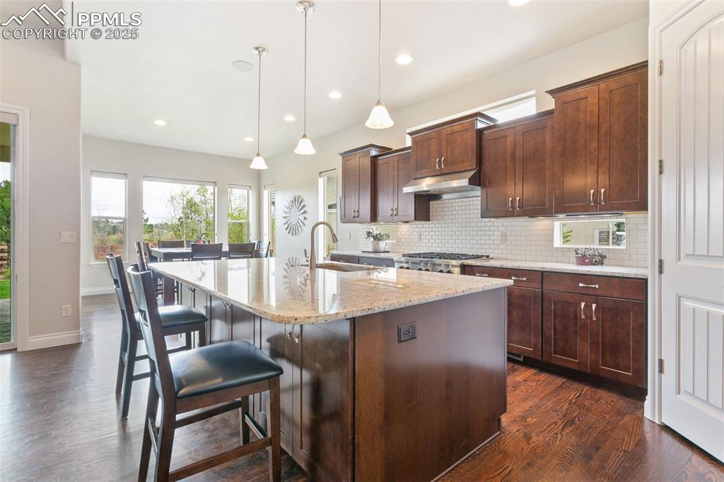 Image 13 of 44: Kitchen