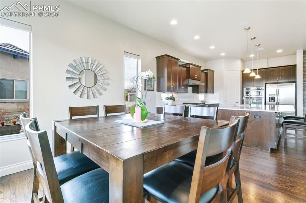 Image 7 of 44: Dining Area