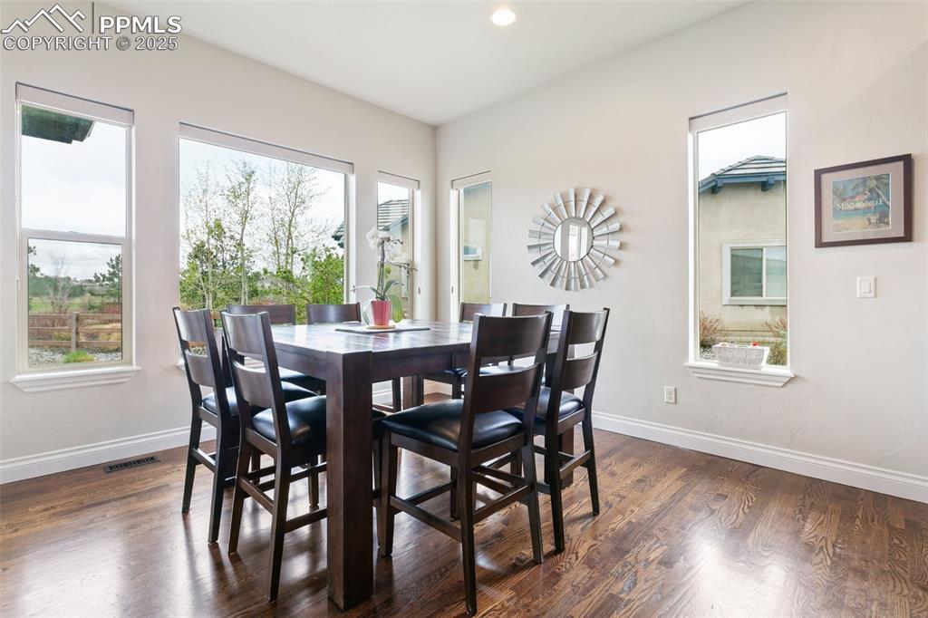 Image 8 of 44: Dining Area