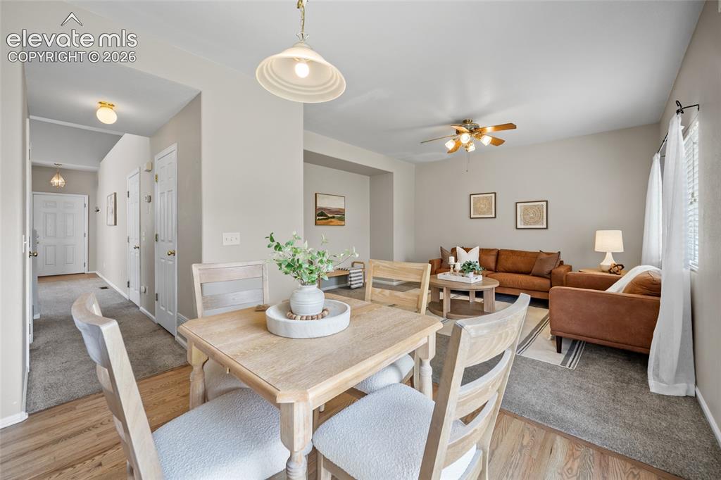 Image 16 of 44: Dining Area