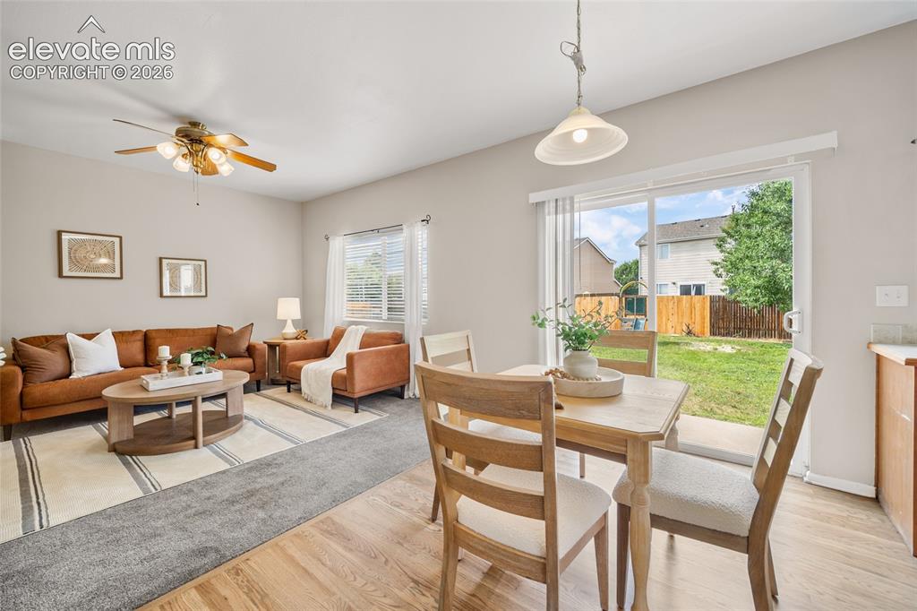 Image 17 of 44: Dining Area