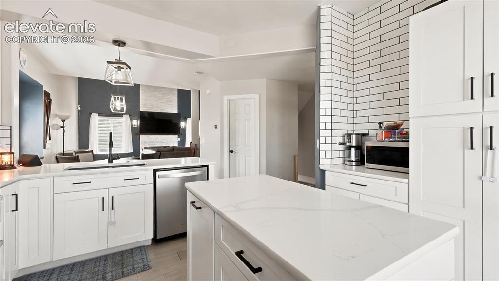 Image 10 of 50: This fabulous Kitchen is a chef