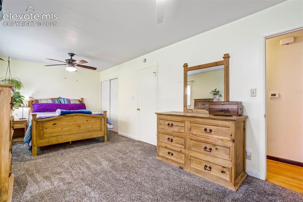 Image 18 of 46: Bedroom