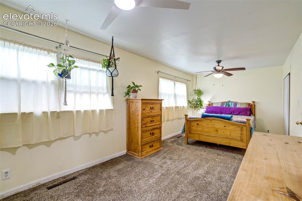 Image 19 of 46: Bedroom