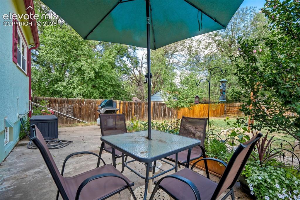 Image 43 of 46: Patio