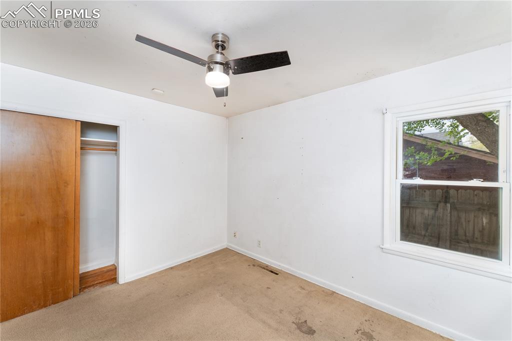 Image 13 of 28: Bedroom