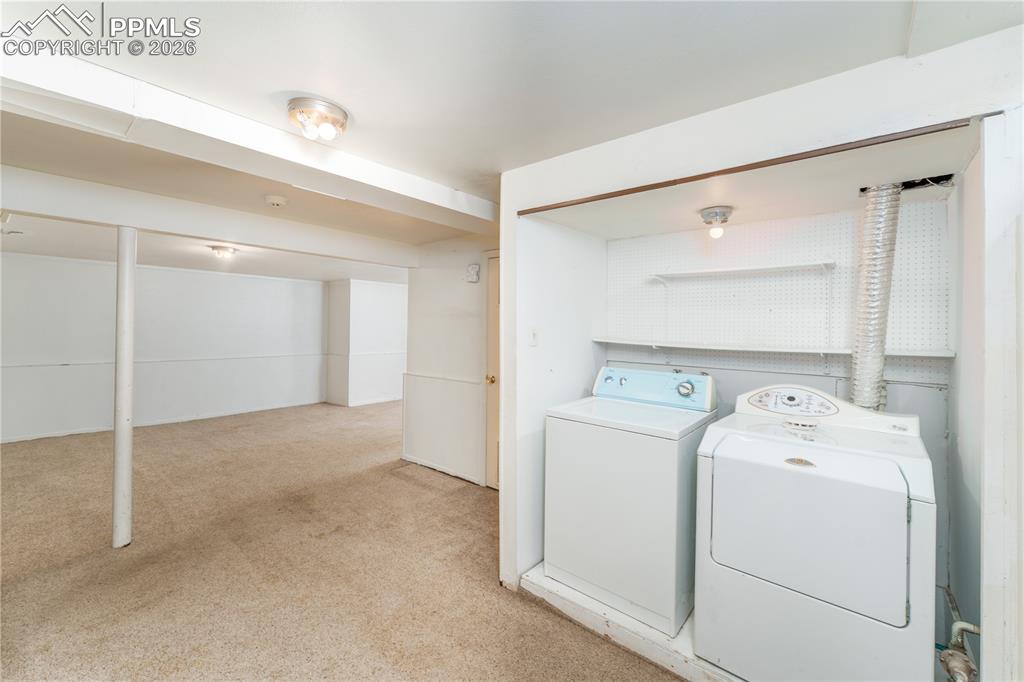 Image 16 of 28: Laundry