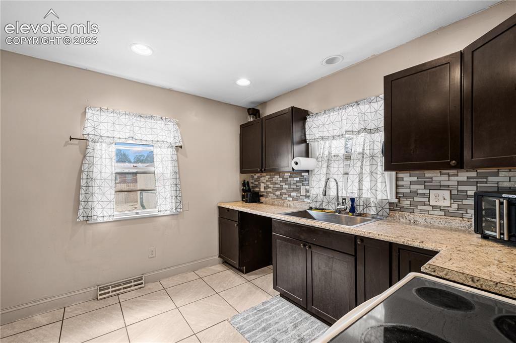Image 7 of 29: Kitchen