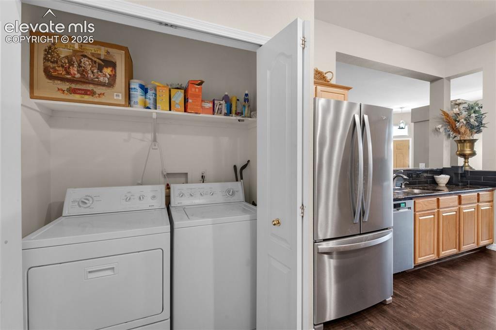 Image 10 of 32: Kitchen