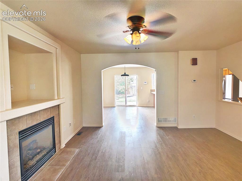 Image 8 of 32: Living Room
